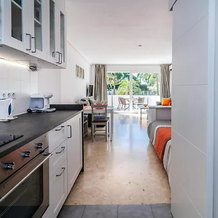 Apartment Super In *
